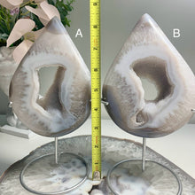Load image into Gallery viewer, High quality Druzy agate drop from Brazil ( free stand)