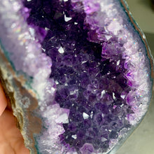 Load image into Gallery viewer, High quality - Uruguay amethyst geode with moss agate banding on skin