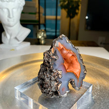 Load image into Gallery viewer, Rare - high quality Argentina red fox agate geode with UV reaction