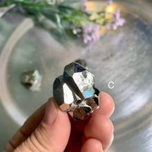 Load image into Gallery viewer, Rare - high quality pyrite from Colombia / Colombia pyrite cubes