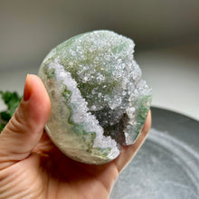 Load image into Gallery viewer, Top quality – Rainbow amethyst from Uruguay with natural moss agate skin & sparkling druzy