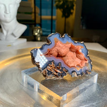 Load image into Gallery viewer, Rare - High quality Argentina red fox agate geode with UV reaction