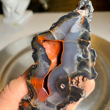 Load image into Gallery viewer, Rare found - Argentina red fox agate geode with UV reaction