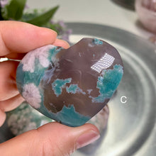 Load image into Gallery viewer, High quality - natural color green flower agate heart