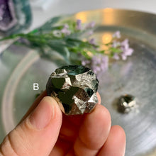 Load image into Gallery viewer, Rare - top quality Colombia pyrite cubes