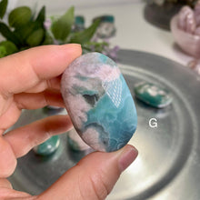 Load image into Gallery viewer, Top quality - natural color green flower agate palm stone