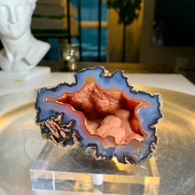 Load image into Gallery viewer, Rare - High quality Argentina red fox agate geode with UV reaction