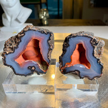 Load image into Gallery viewer, Rare found - high quality Argentina red fox agate geode pair with UV reaction