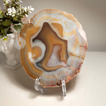 Load image into Gallery viewer, Top Quality Agate Slice from Brazil – Creamy Bands & Druzy Center (free stand)
