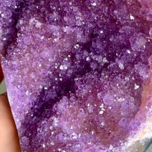 Load image into Gallery viewer, High quality - Uruguay amethyst geode with orange color banding on skin
