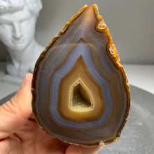 Load image into Gallery viewer, Top quality - Brazilian Agate geode pair