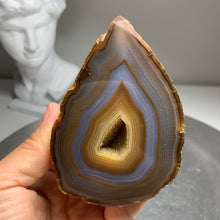 Load image into Gallery viewer, Top quality - Brazilian Agate geode pair