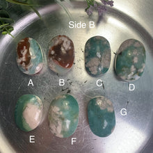 Load image into Gallery viewer, Top quality - natural color green flower agate palm stone