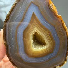 Load image into Gallery viewer, Top quality - Brazilian Agate geode pair