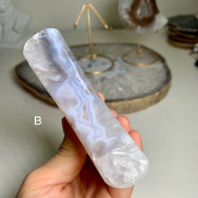 Load image into Gallery viewer, High quality - druzy agate moon from Brazil ( free stand)