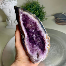 Load image into Gallery viewer, High quality - Uruguay amethyst geode