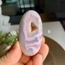 Load image into Gallery viewer, Rare - top quality pink flower agate heart and palm stone