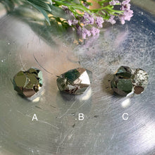 Load image into Gallery viewer, Rare - high quality pyrite from Colombia / Colombia pyrite cubes