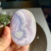 Load image into Gallery viewer, Rare - top quality pink flower agate palm stone