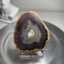Load image into Gallery viewer, Top quality - Agate geode from Brazil with druzy in the middle