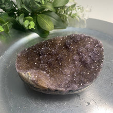 Load image into Gallery viewer, High quality - Uruguayan Amethyst with Natural Color Gradient