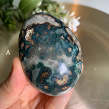 Load image into Gallery viewer, Rare - Uruguay rainbow amethyst, sugary amethyst eggs
