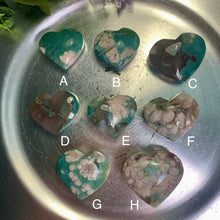 Load image into Gallery viewer, High quality - natural color green flower agate heart