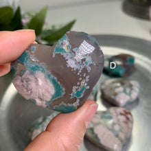 Load image into Gallery viewer, High quality - natural color green flower agate heart