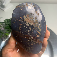 Load image into Gallery viewer, Top quality - Uruguay rainbow amethyst/ colorful amethyst with druzy and agate banding