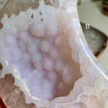 Load image into Gallery viewer, Rare - medium size top quality sugary druzy agate moon ( free stand)