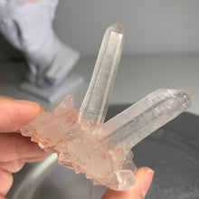 Load image into Gallery viewer, High quality- self stand pink Himalayan quartz cluster with two long points
