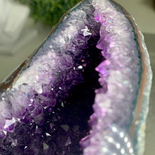 Load image into Gallery viewer, High quality - Uruguay amethyst geode with moss agate banding on skin