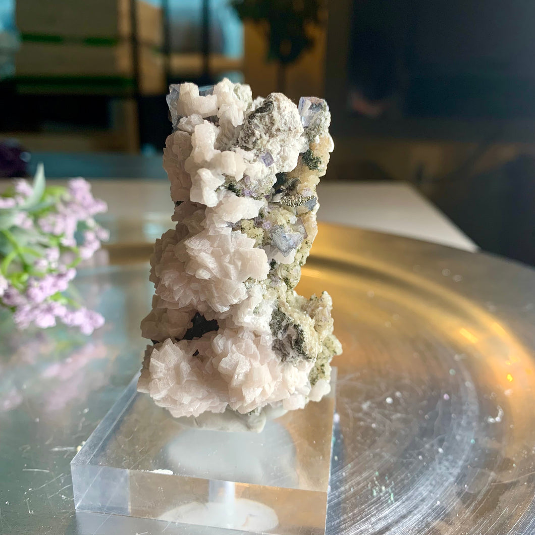 Yaogangxian fluorite with Scheelite and arsenopyrite 08
