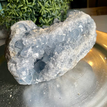 Load image into Gallery viewer, Top quality blue celestite geode celestite cluster