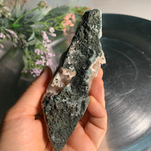 Load image into Gallery viewer, Diamond apophyllite with stilbite on pink calcedony / apophyllite cluster 02