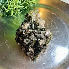 Load image into Gallery viewer, High quality gemmy epidote 01