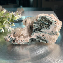 Load image into Gallery viewer, Diamond apophyllite with stilbite on pink calcedony / apophyllite cluster 04