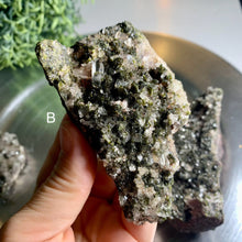 Load image into Gallery viewer, Gemmy epidote quartz cluster 01