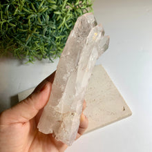 Load image into Gallery viewer, Twin Lemurian quartz 01