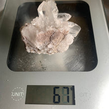 Load image into Gallery viewer, Top quality faden quartz with unique shape