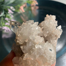 Load image into Gallery viewer, Apophyllite with stilbite ok pink calcedony / apophyllite cluster 01
