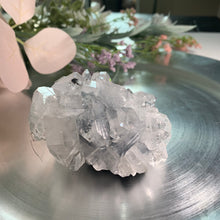 Load image into Gallery viewer, Diamond apophyllite on blue calcedony 01