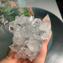Load image into Gallery viewer, Top quality diamond apophyllite with red heulandite on blue calcedony 03