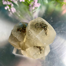 Load image into Gallery viewer, Rare - Benz calcite with calcopyrite 1