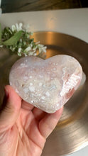 Load and play video in Gallery viewer, High quality - pink flower agate heart