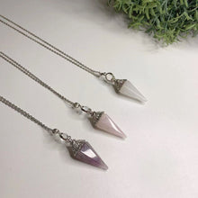 Load image into Gallery viewer, Retro palace style pendulum necklace