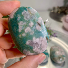 Load image into Gallery viewer, Top quality - natural color green flower agate palm stone
