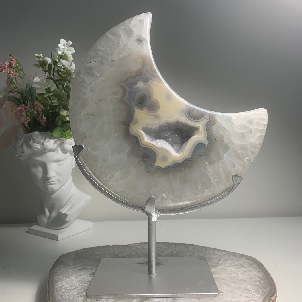 XL Cloud Cream Agate Moon Sculpture — Natural Crystal Slice on Stand