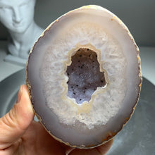 Load image into Gallery viewer, Top quality - Agate geode from Brazil
