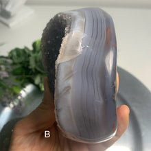 Load image into Gallery viewer, Top quality - Uruguay rainbow amethyst/ colorful amethyst with druzy and agate banding
